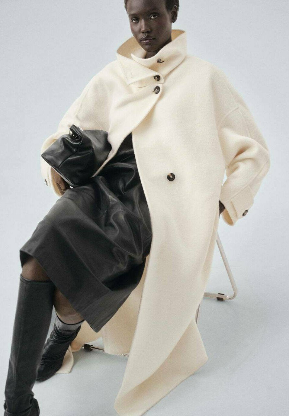 AVASI - Enthusiá Off-White Mantel